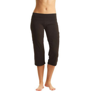 NWT tasc performance Wow Fitted Capris work out pants